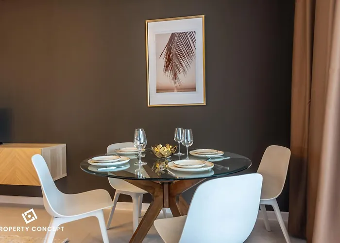 Central Spacious Apartment 1006
