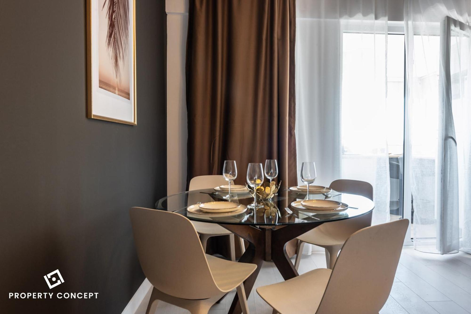 Spacious 1006 Apartment *
