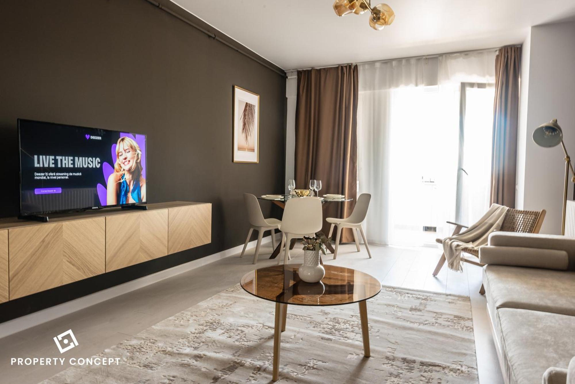 Spacious 1006
