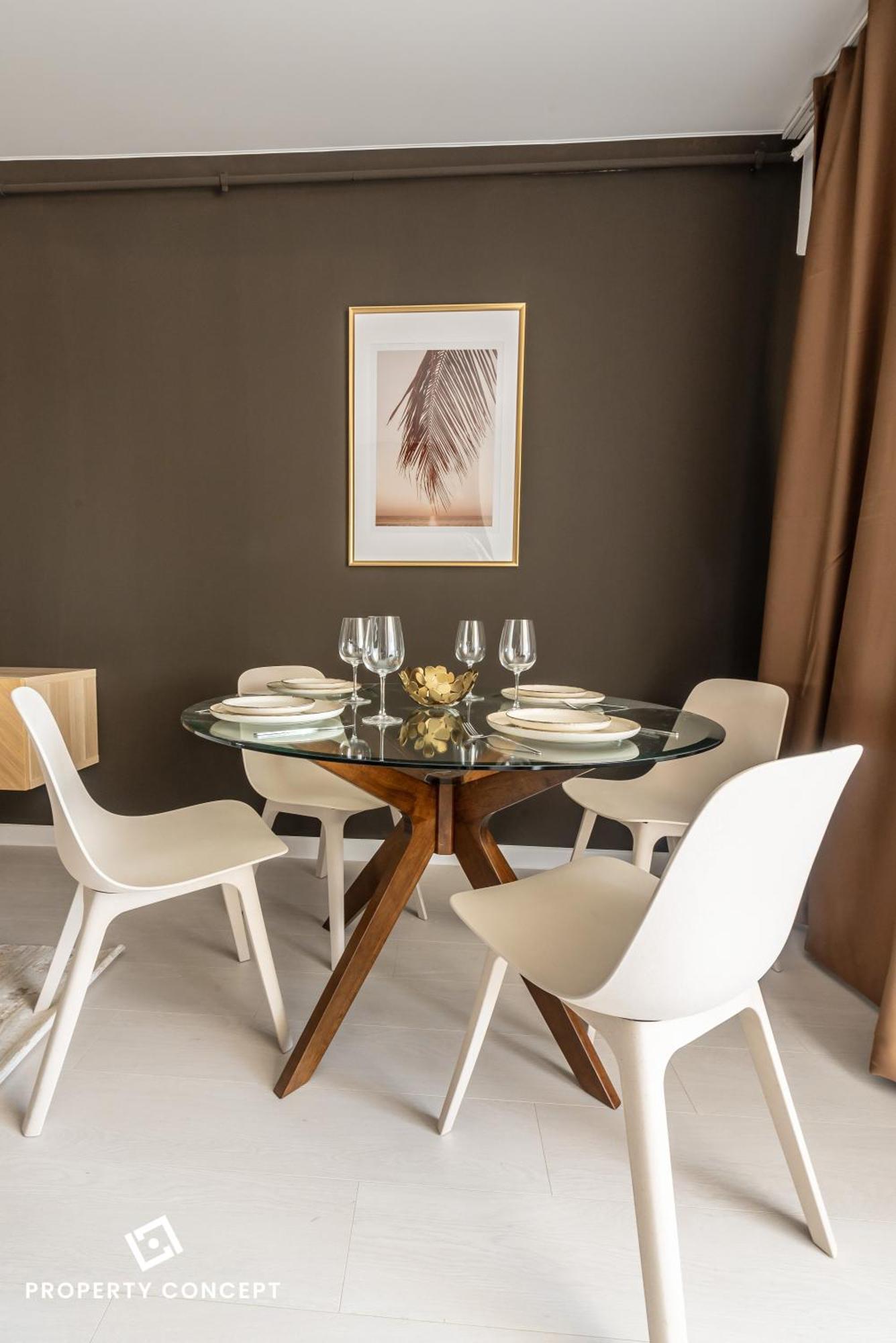 Spacious 1006 Apartment