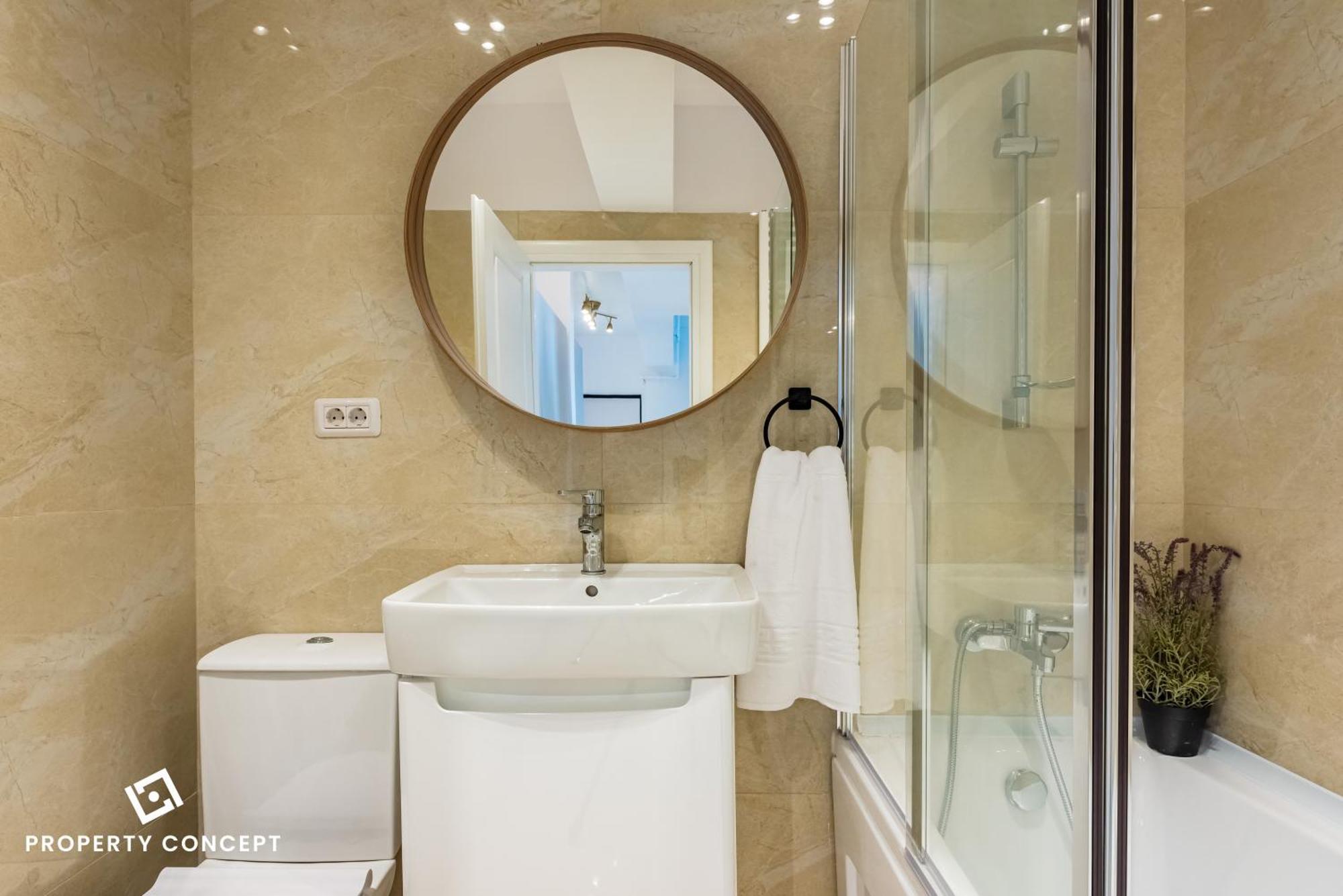 Spacious 1006 Apartment Bucharest