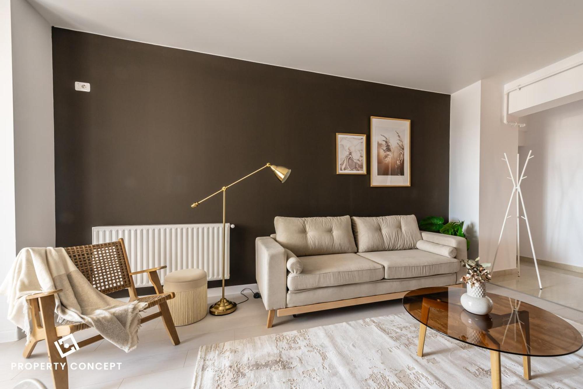 Spacious 1006 Apartment